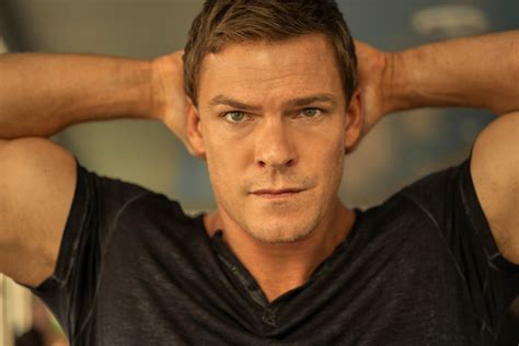 Reacher Star Alan Ritchson Reveals How。